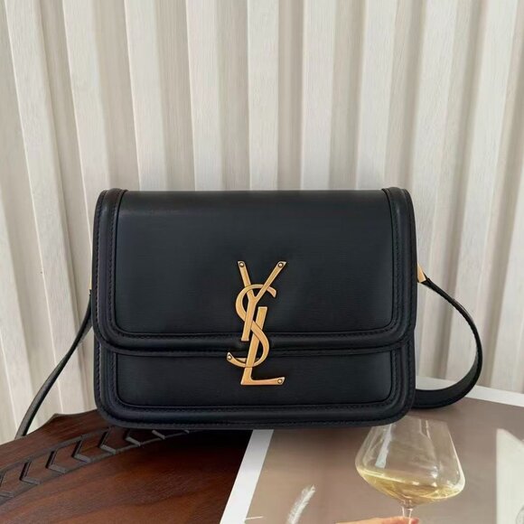 Yves Saint Laurent Chain Bags, Wallets - Picture 1 of 9